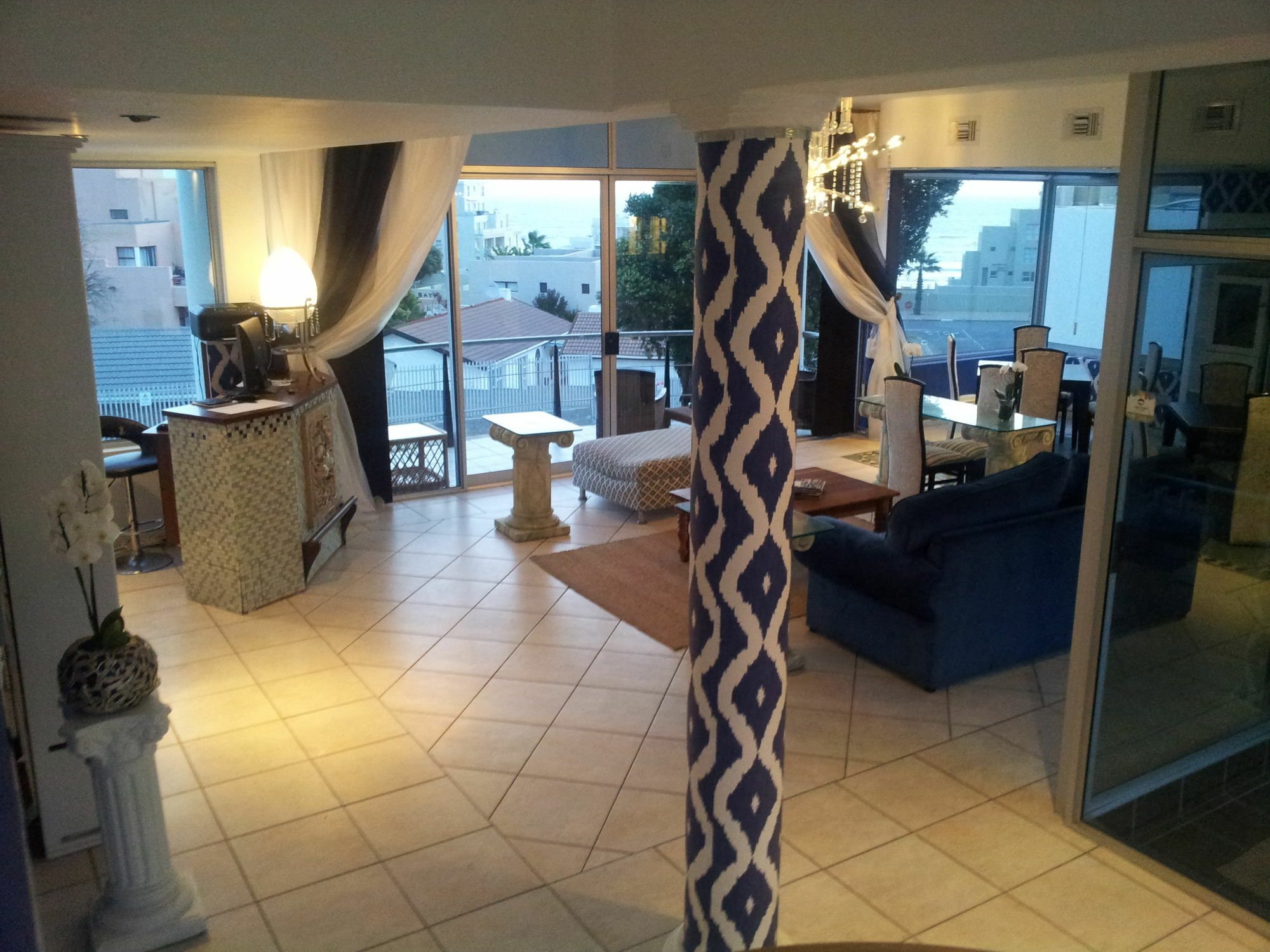 Hotel Bread&Barrel Palazzo Blouberg Bloubergstrand Exterior foto